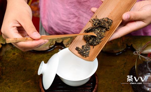 5g 茶水比:约1:18 水温:达到沸点 用水:千岛湖农夫山泉 品茗天气:下雨